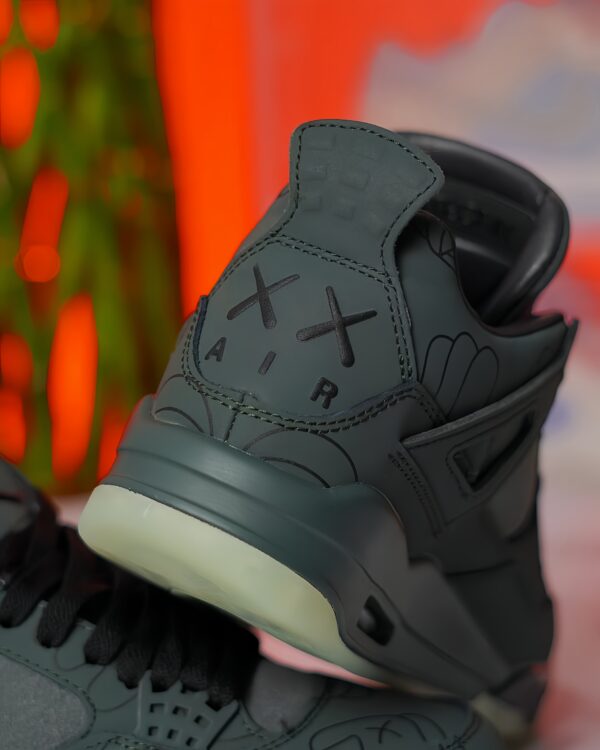 Nike air jordan retro 4 "kaws black" - Imagen 2