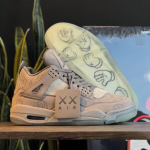 Nike air jordan retro 4 "kaws grey"