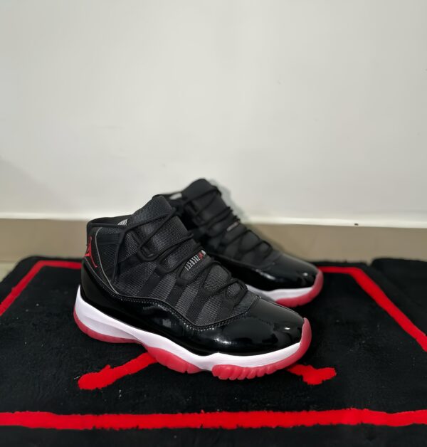 Nike air jordan retro 11 "bred"