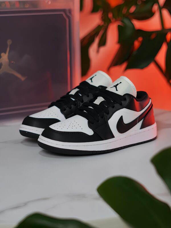 Nike air jordan retro 1 low "panda"