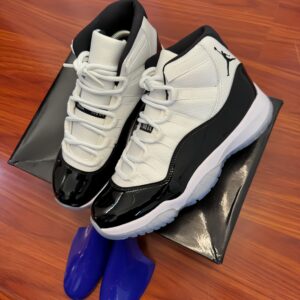 Nike air jordan retro 11 "concord"
