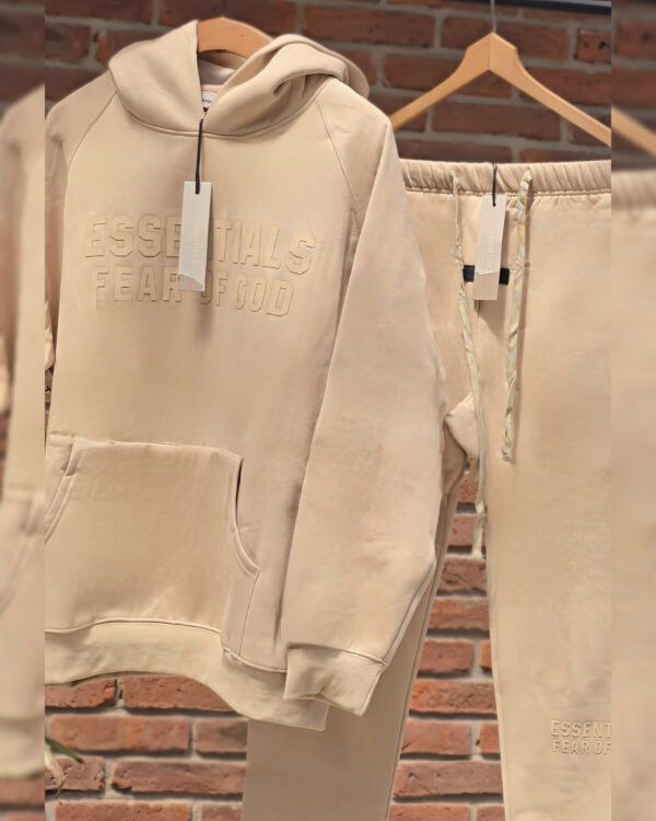 Esselentials "fear of god"