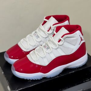 Nike air jordan retro 11 "cherry"