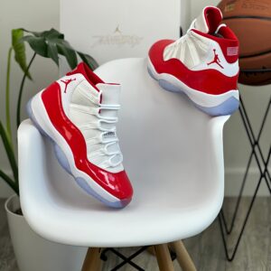 Nike air jordan retro 11 "cherry"
