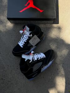 Nike air jordan retro 5 "metallic black"