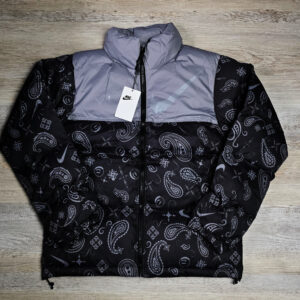 Campera nike "bandana print"
