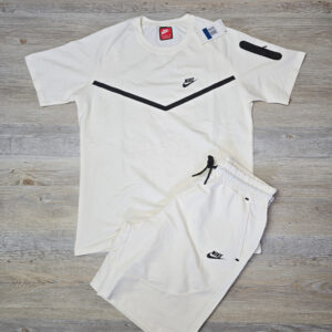 Conjunto corto Nike tech fleece