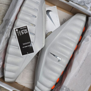 Nike mind 001