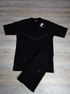 Conjunto corto Nike tech fleece